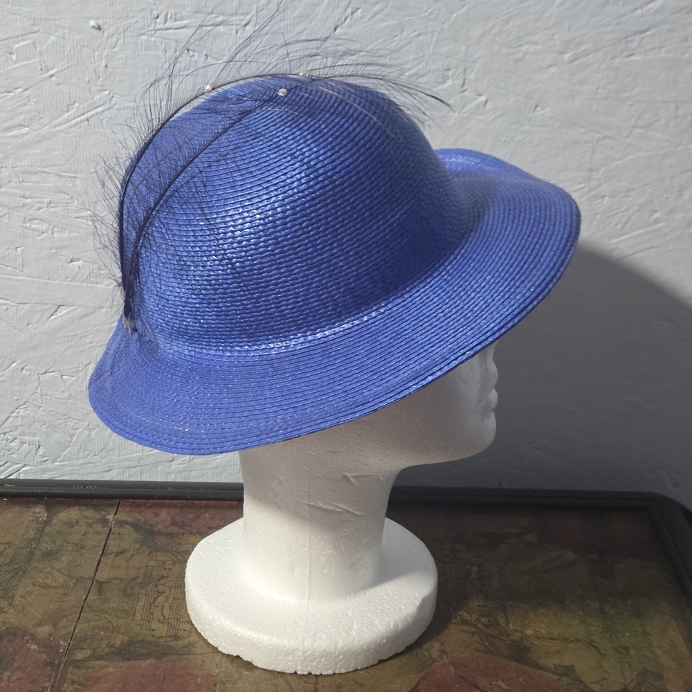 Vintage Periwinkle Straw Bowler Hat With Feathers - Picture 2 of 8
